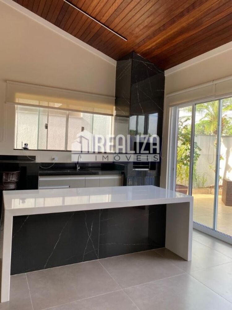 Casa à venda com 4 quartos, 221m² - Foto 11