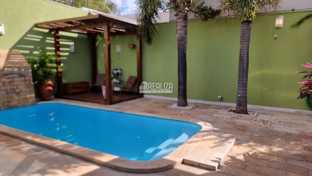 Casa, 3 quartos, 185 m² - Foto 1