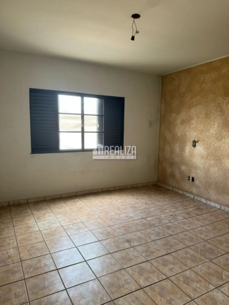 Casa, 4 quartos, 240 m² - Foto 11