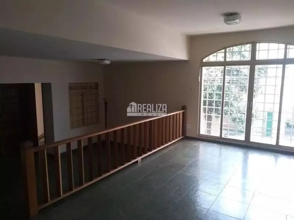 Casa, 3 quartos, 255 m² - Foto 1