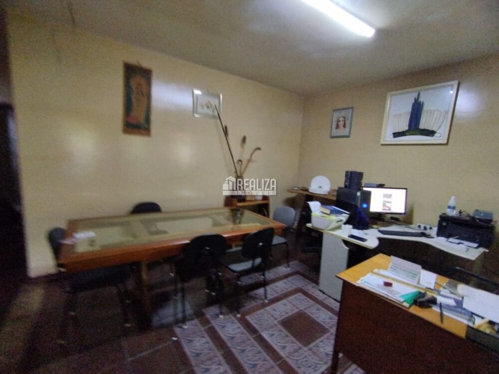 Casa, 6 quartos, 304 m² - Foto 2