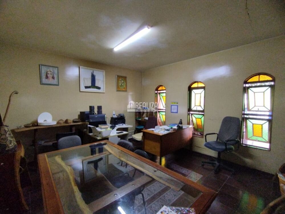 Casa, 6 quartos, 304 m² - Foto 1