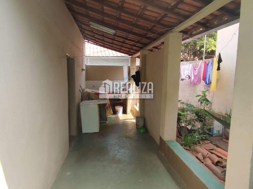 Casa à venda com 2 quartos, 64m² - Foto 4
