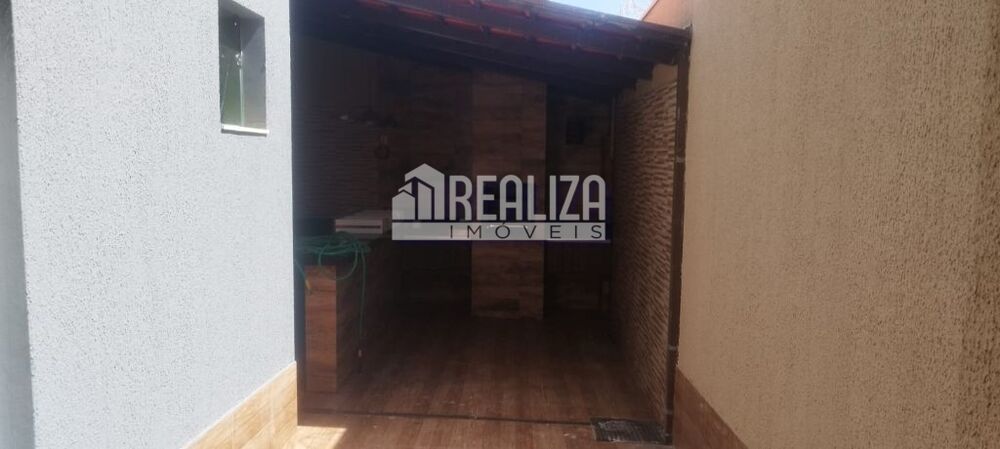 Casa à venda com 4 quartos, 200m² - Foto 5