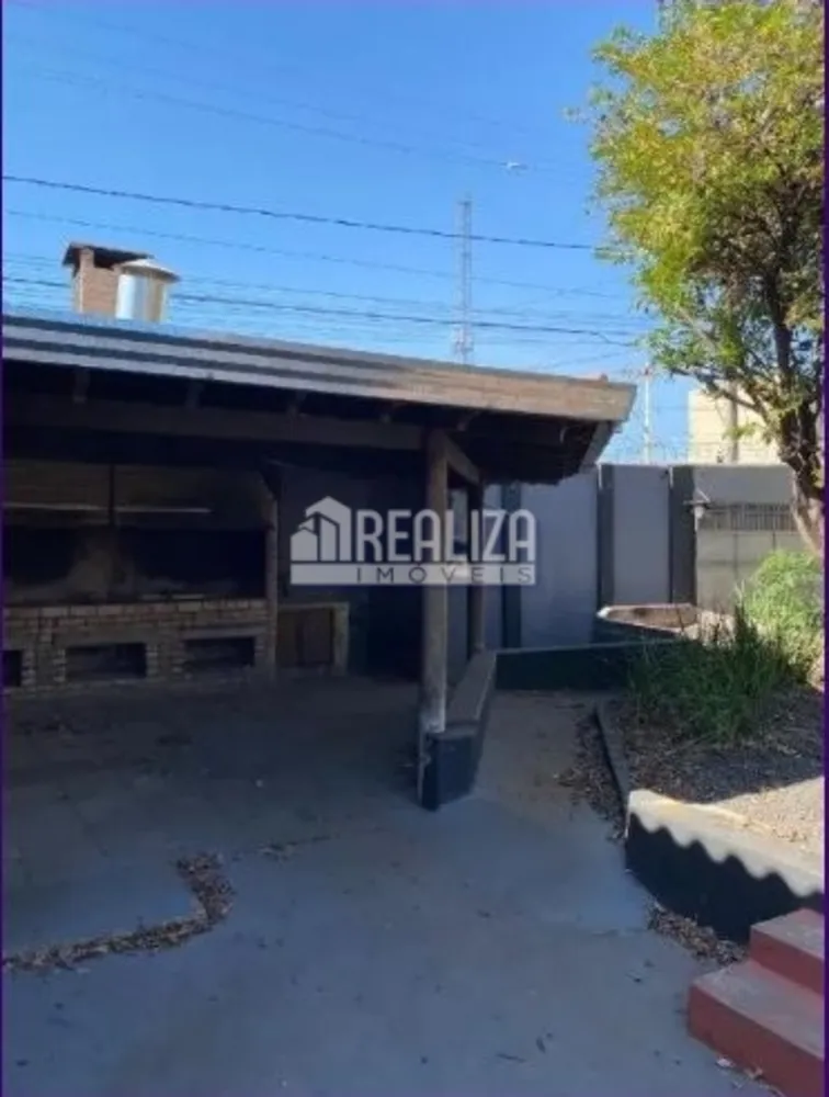 Casa, 3 quartos, 690 m² - Foto 1