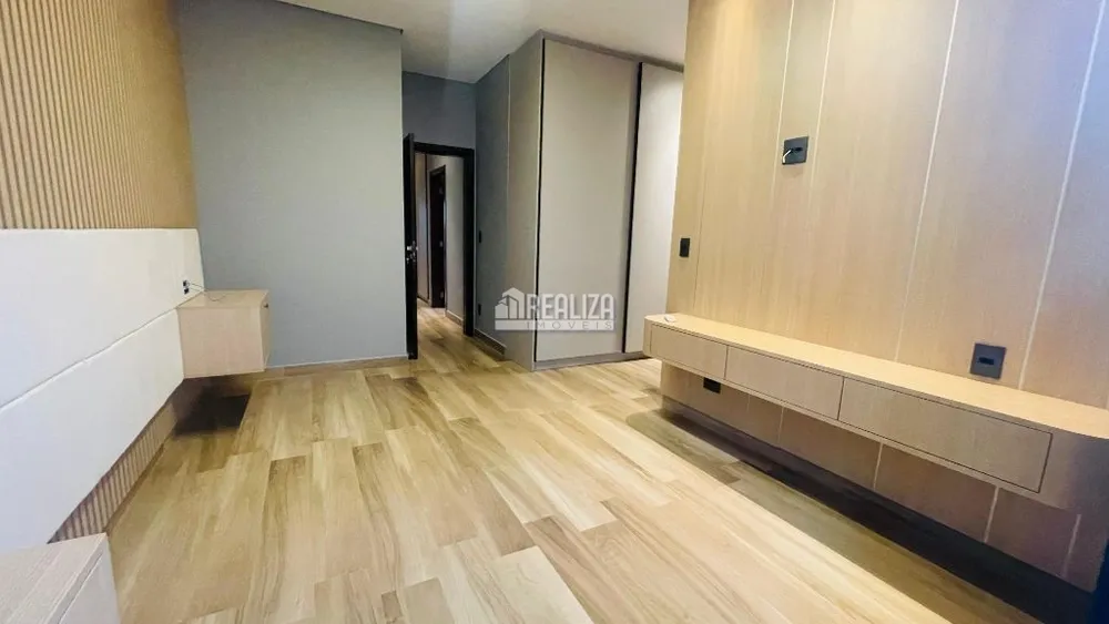 Casa, 4 quartos, 240 m² - Foto 9