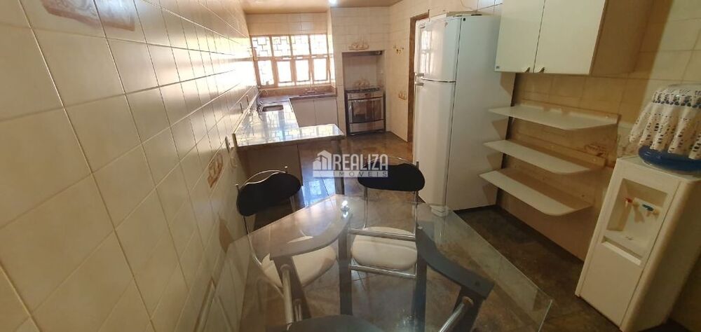 Casa, 4 quartos, 381 m² - Foto 3