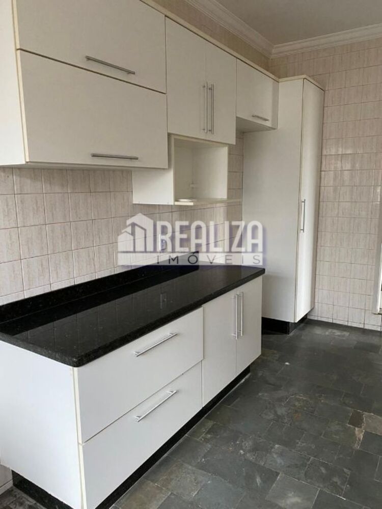 Casa à venda com 4 quartos, 200m² - Foto 8