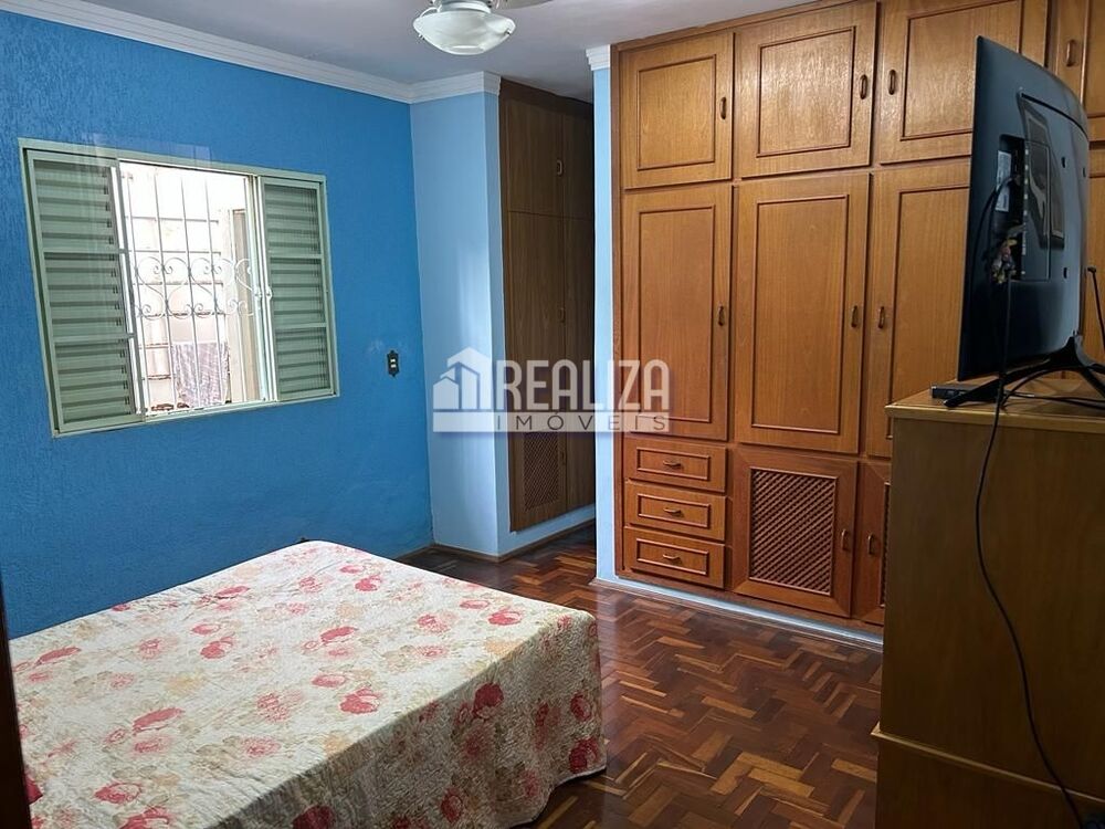 Casa, 5 quartos, 198 m² - Foto 3
