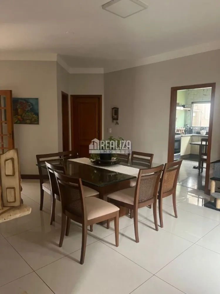 Casa, 3 quartos, 228 m² - Foto 4