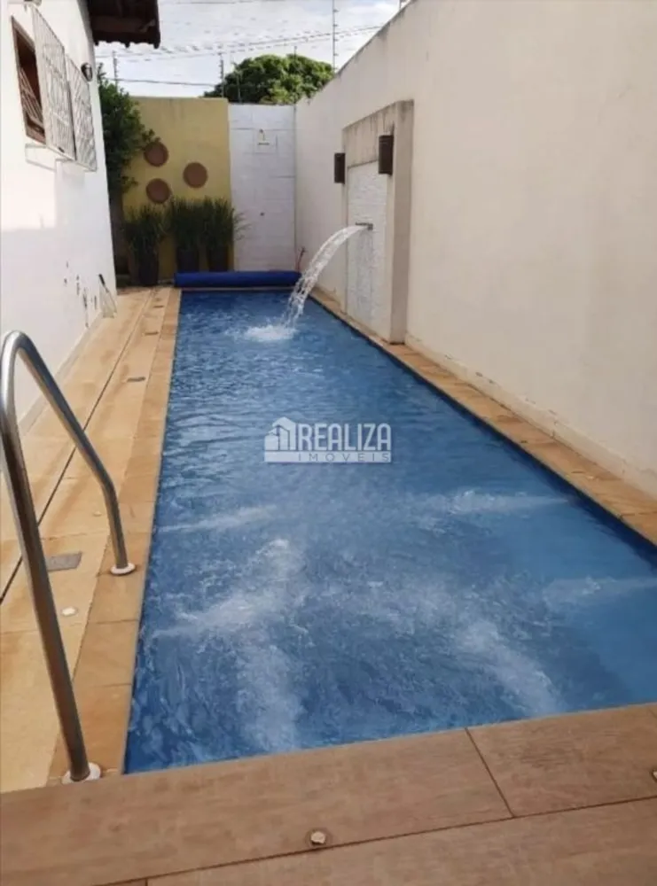 Casa, 3 quartos, 228 m² - Foto 1