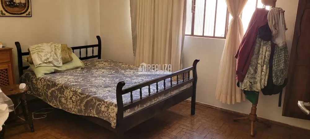 Casa, 3 quartos, 214 m² - Foto 2