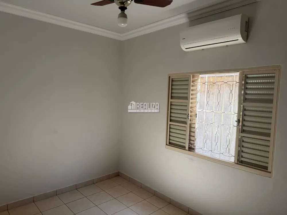 Casa, 3 quartos, 202 m² - Foto 2