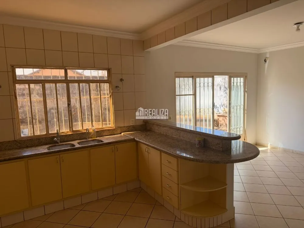 Casa, 3 quartos, 202 m² - Foto 4