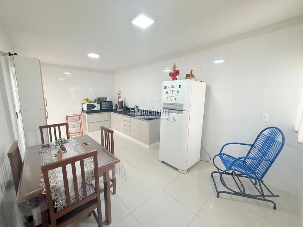 Casa, 3 quartos, 192 m² - Foto 1