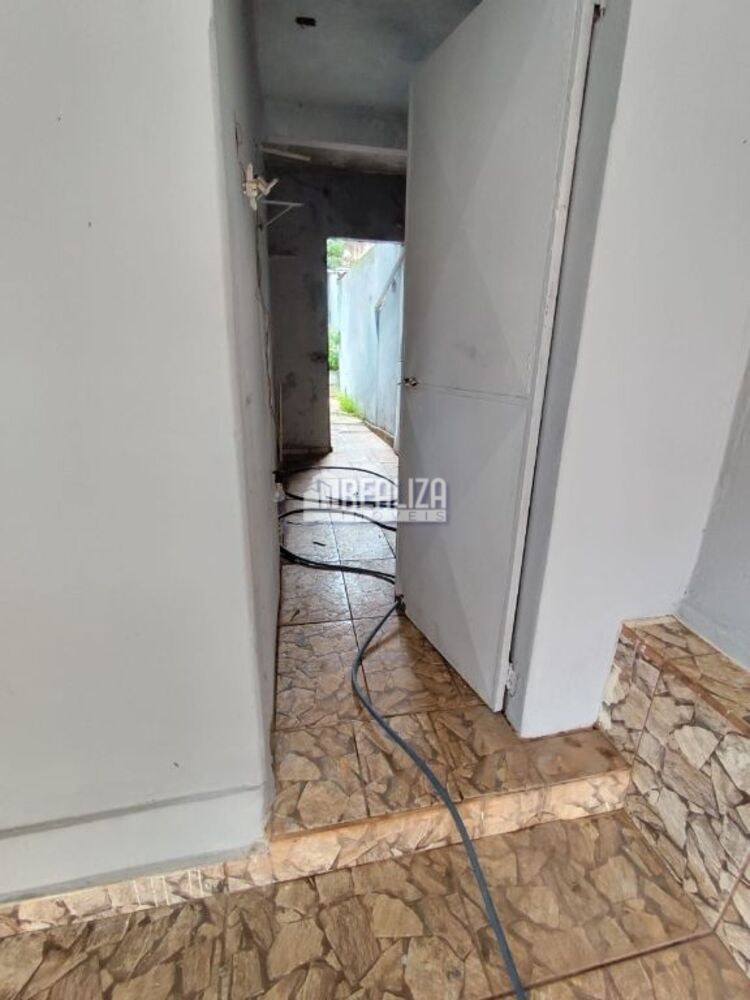 Casa à venda com 3 quartos, 400m² - Foto 4