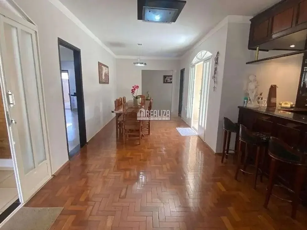 Casa, 3 quartos, 214 m² - Foto 3