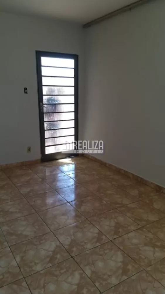 Casa, 2 quartos, 178 m² - Foto 1