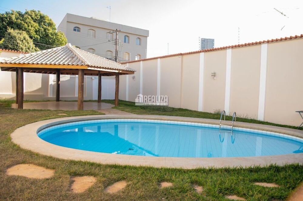 Casa, 4 quartos, 703 m² - Foto 1