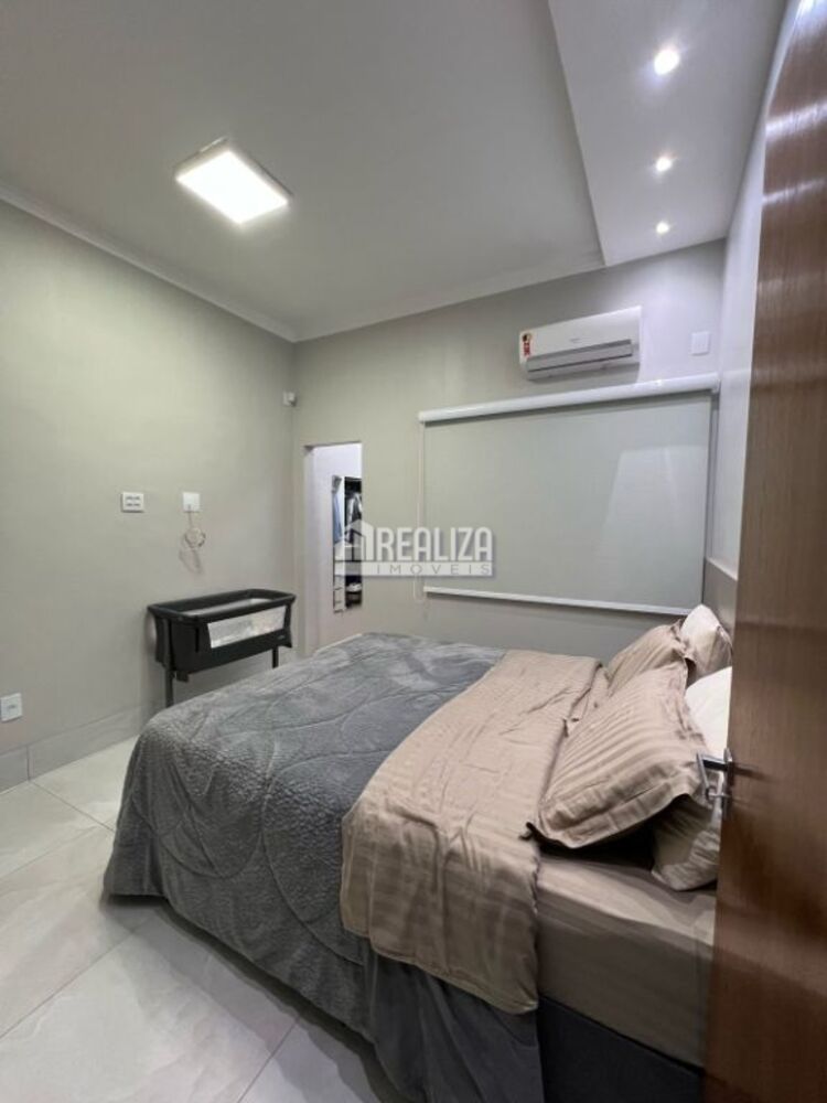 Casa, 3 quartos, 242 m² - Foto 4