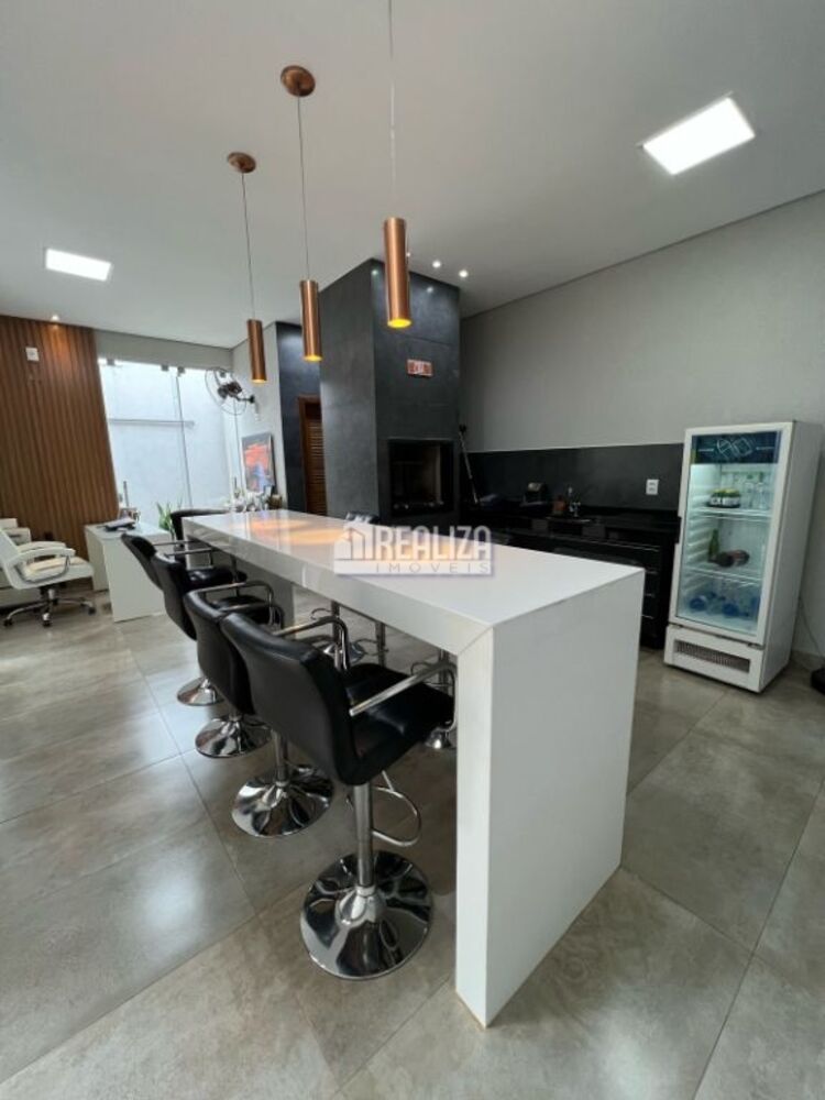 Casa, 3 quartos, 242 m² - Foto 6