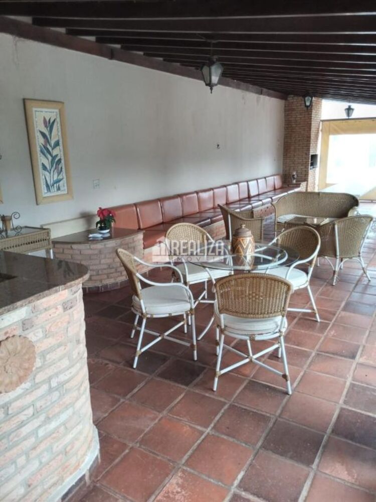 Casa, 4 quartos, 315 m² - Foto 2