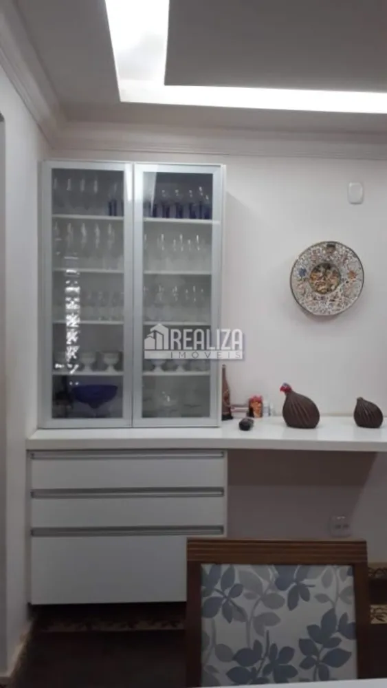 Casa, 5 quartos, 218 m² - Foto 3