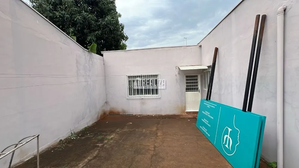 Casa, 5 quartos, 220 m² - Foto 2
