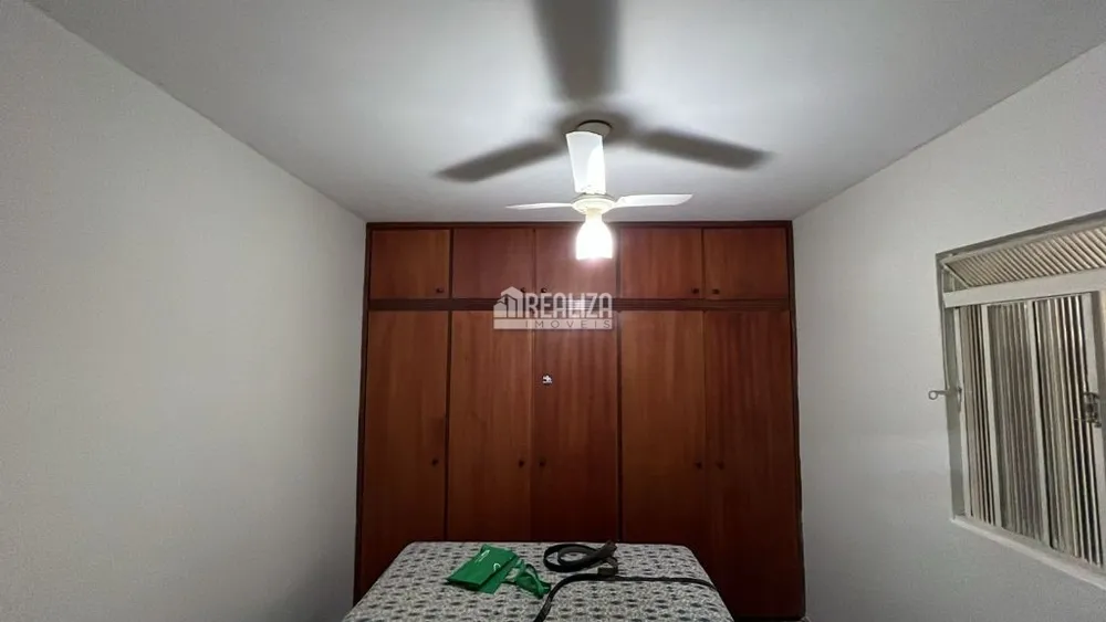 Casa, 5 quartos, 220 m² - Foto 1