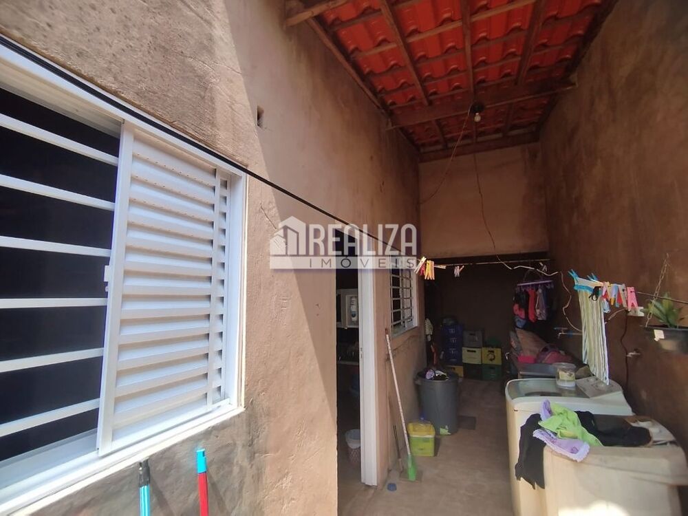 Casa à venda com 3 quartos, 87m² - Foto 3