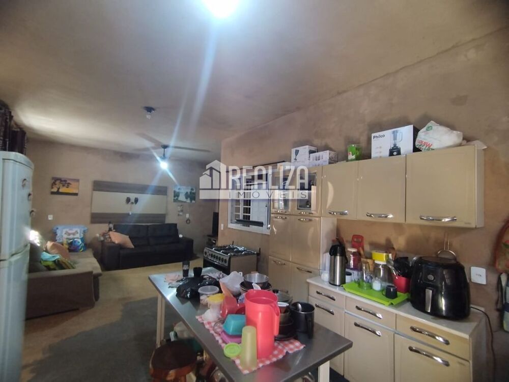 Casa à venda com 3 quartos, 87m² - Foto 1
