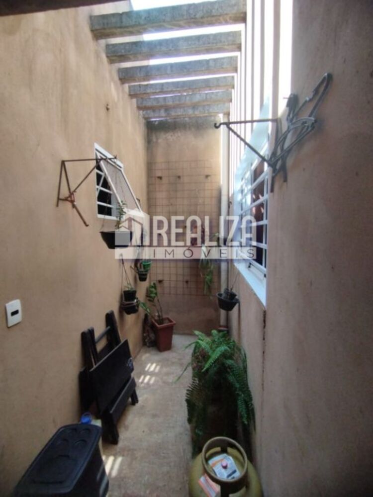 Casa à venda com 3 quartos, 87m² - Foto 6