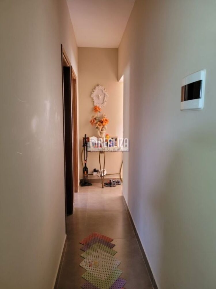 Casa à venda com 2 quartos, 55m² - Foto 2