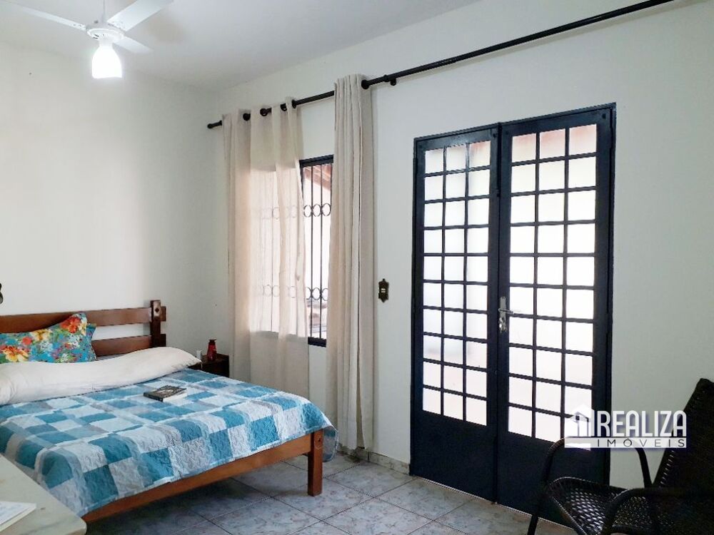 Casa à venda com 4 quartos, 301m² - Foto 12