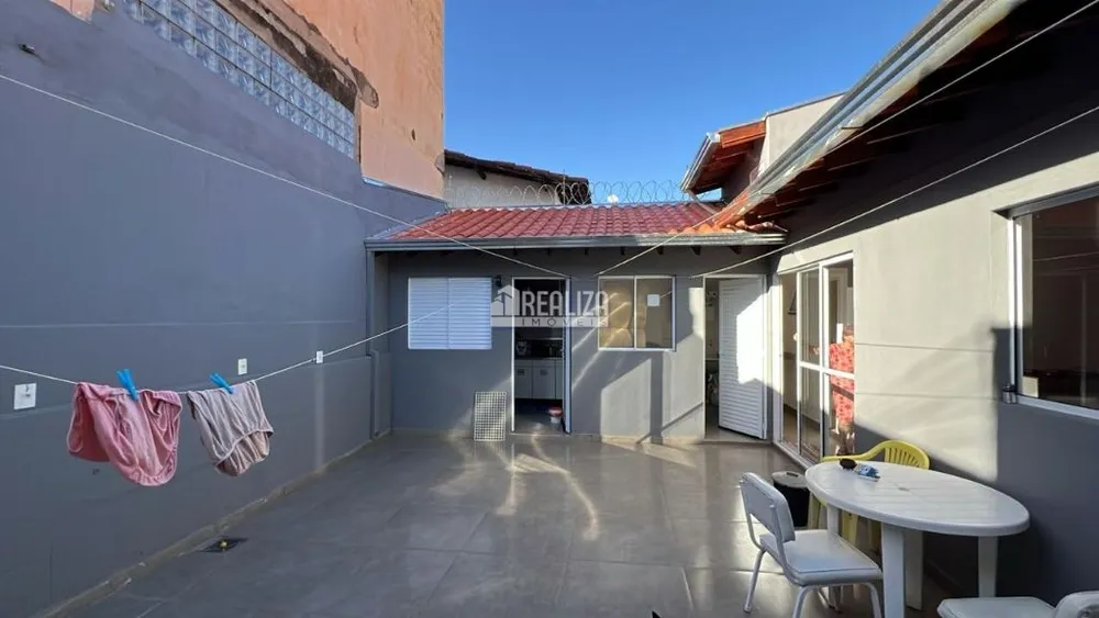 Casa, 3 quartos, 183 m² - Foto 2