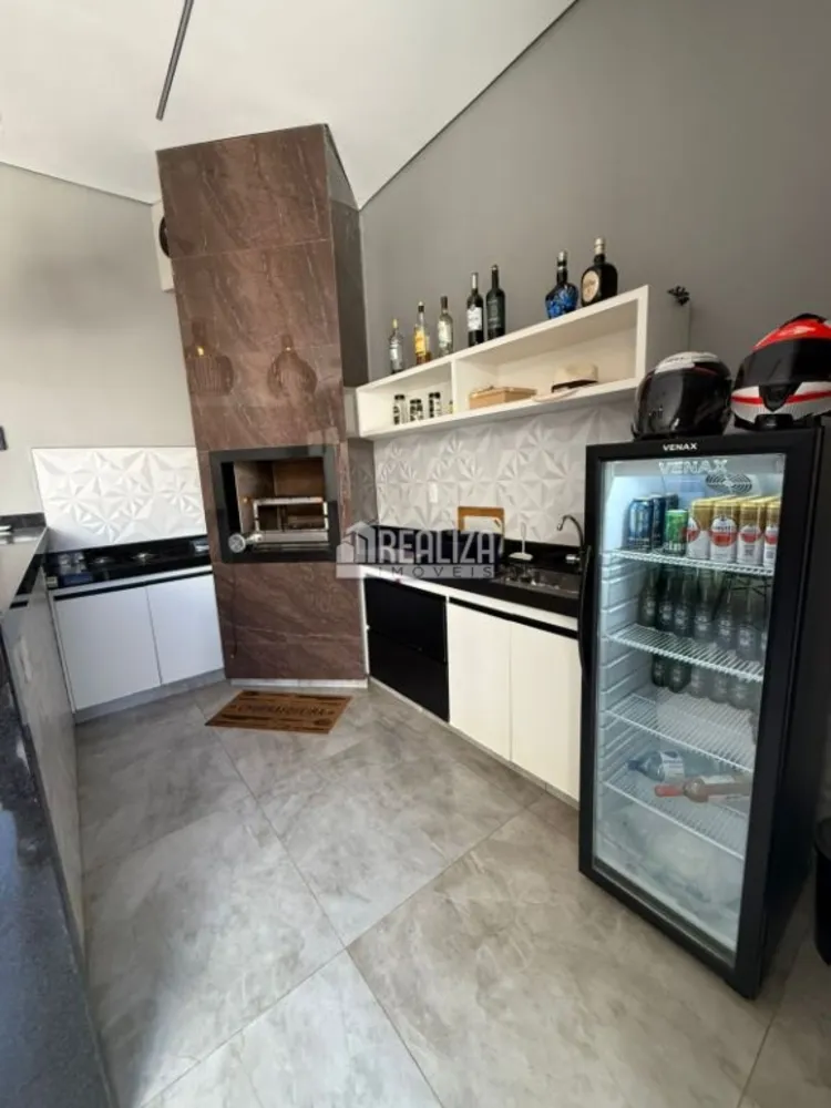 Casa, 3 quartos, 220 m² - Foto 1