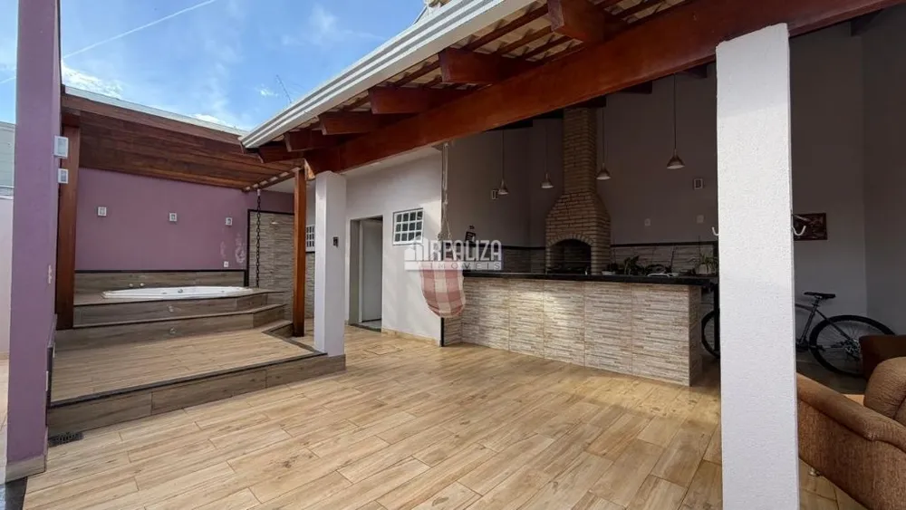 Casa, 3 quartos, 242 m² - Foto 3