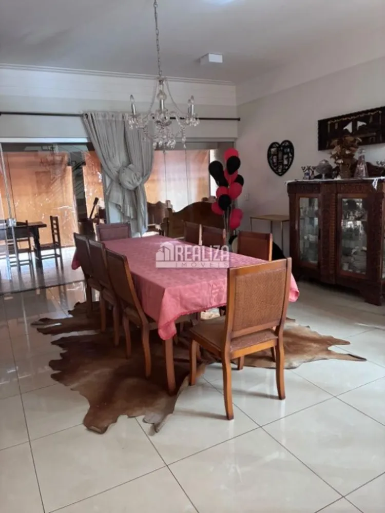 Sobrado, 4 quartos, 335 m² - Foto 1