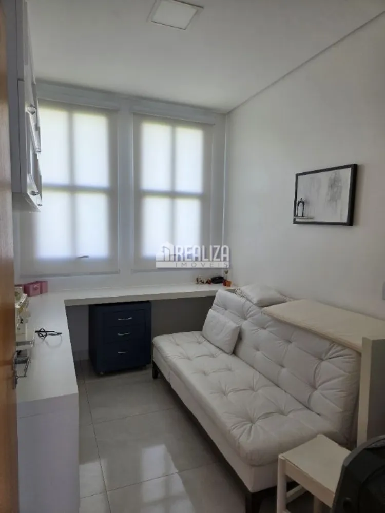Casa, 4 quartos, 191 m² - Foto 2