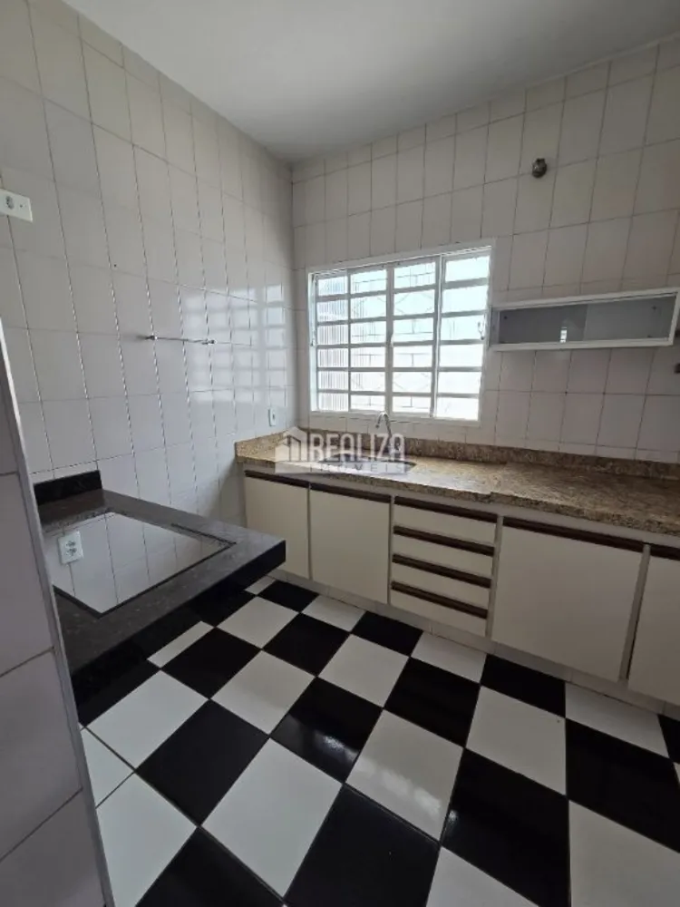 Casa, 5 quartos, 266 m² - Foto 2