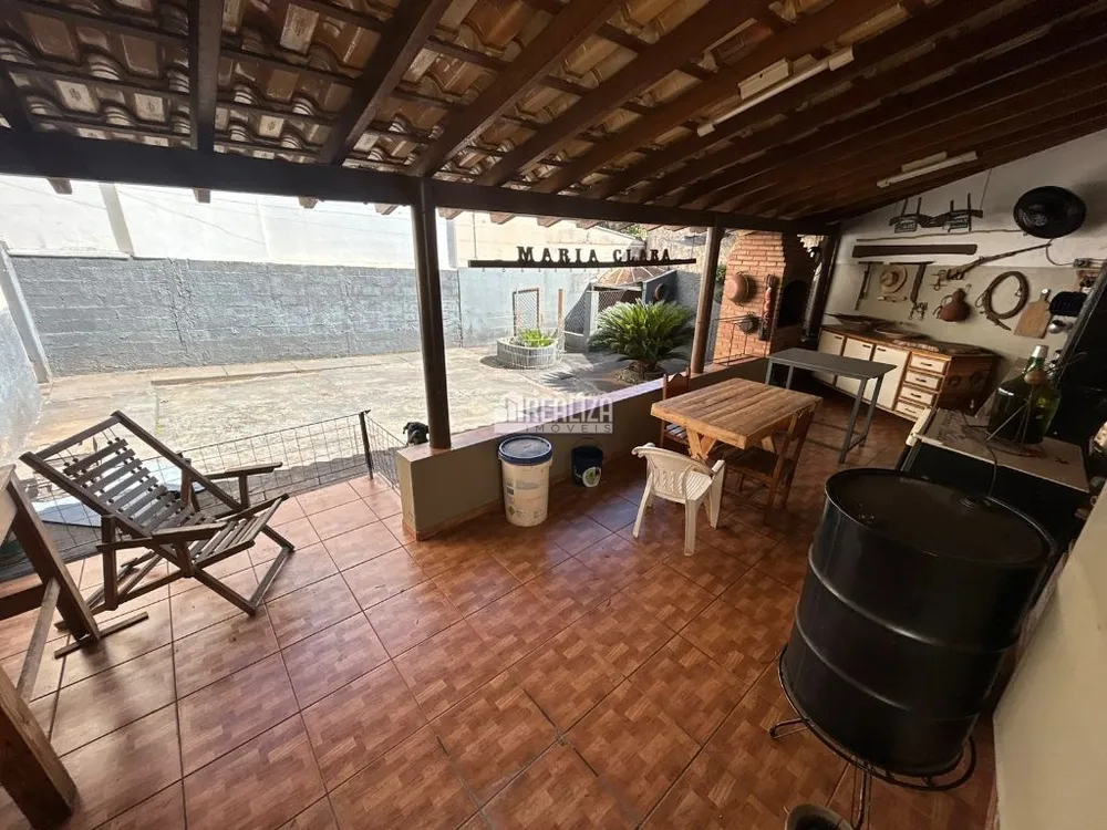 Casa, 3 quartos, 162 m² - Foto 1