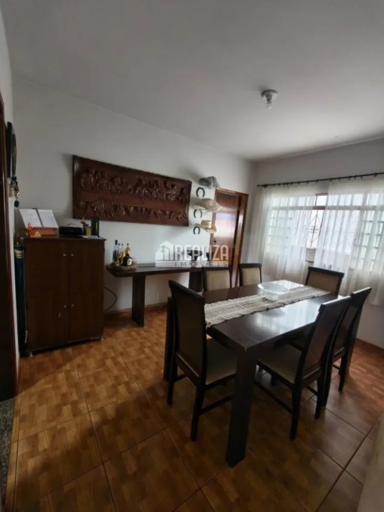 Casa, 3 quartos, 162 m² - Foto 2