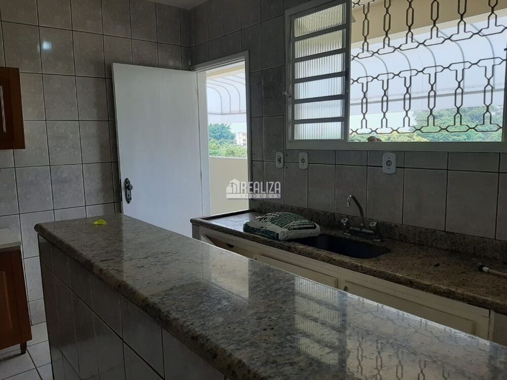 Casa à venda com 3 quartos, 286m² - Foto 7