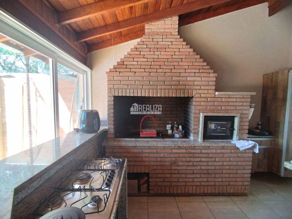 Casa à venda com 4 quartos, 220m² - Foto 7