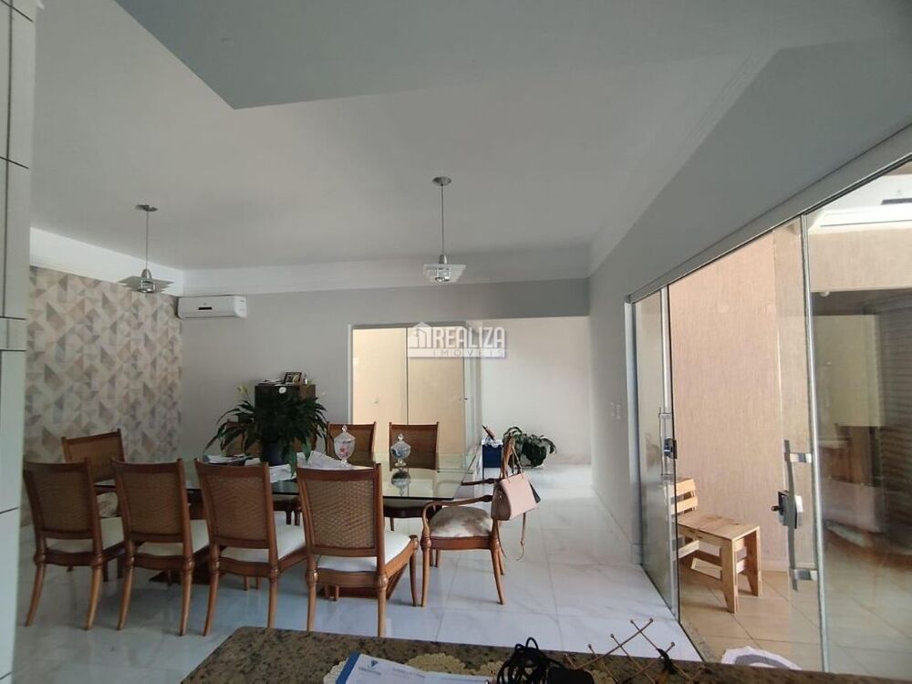Casa à venda com 4 quartos, 220m² - Foto 6