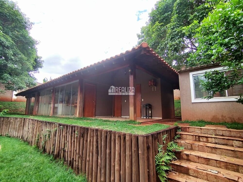 Casa de Condomínio à venda com 4 quartos, 442m² - Foto 2