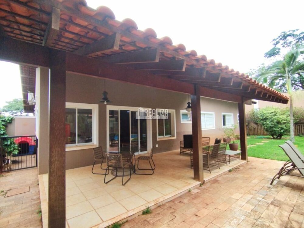 Casa de Condomínio à venda com 4 quartos, 442m² - Foto 4
