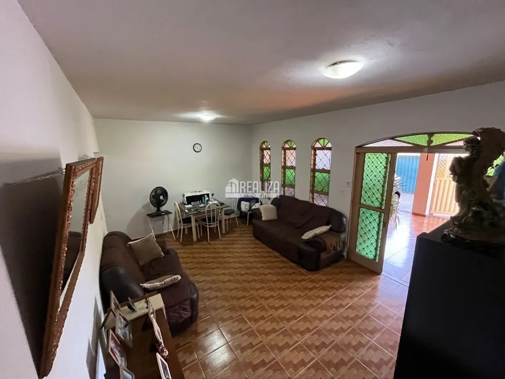 Casa, 3 quartos, 172 m² - Foto 1