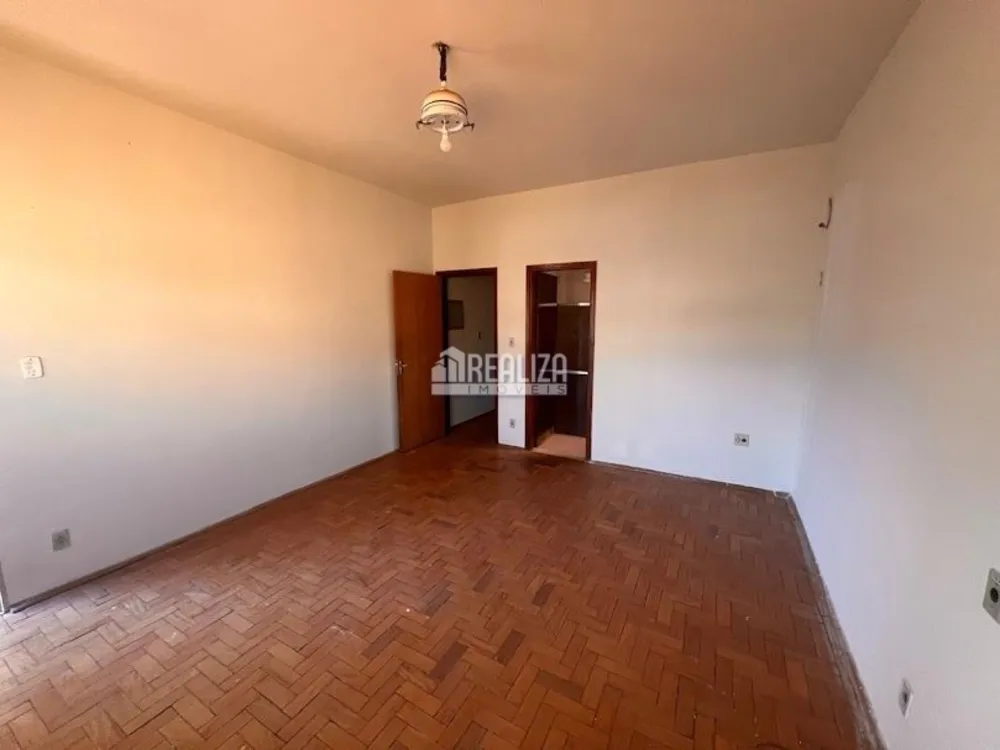 Casa, 3 quartos, 207 m² - Foto 1