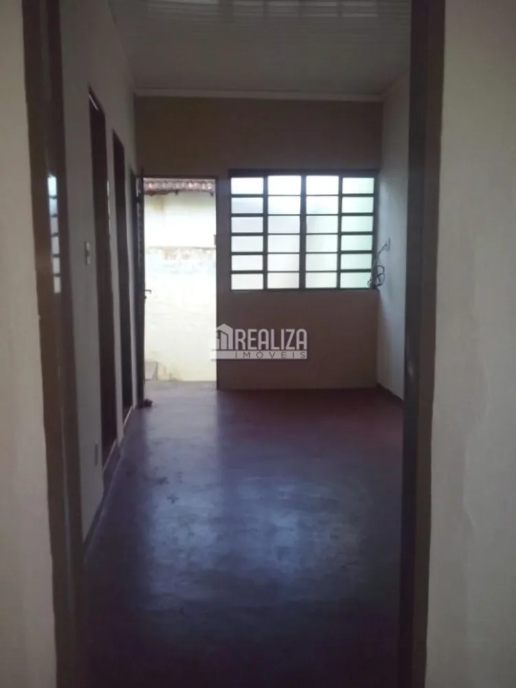 Casa, 3 quartos, 221 m² - Foto 2